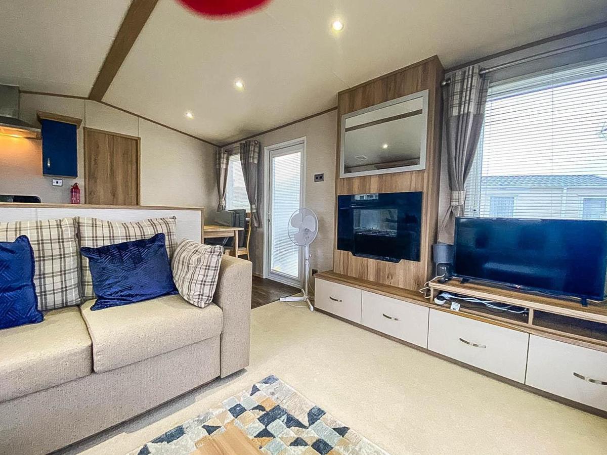 Lovely 6 Berth Caravan With Decking And Wifi In Kent, Ref 47017C Hotel Whitstable Kültér fotó