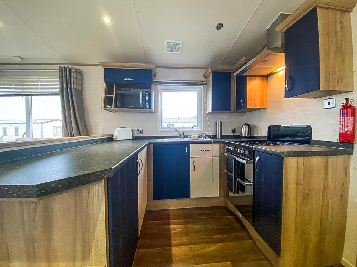 Lovely 6 Berth Caravan With Decking And Wifi In Kent, Ref 47017C Hotel Whitstable Kültér fotó