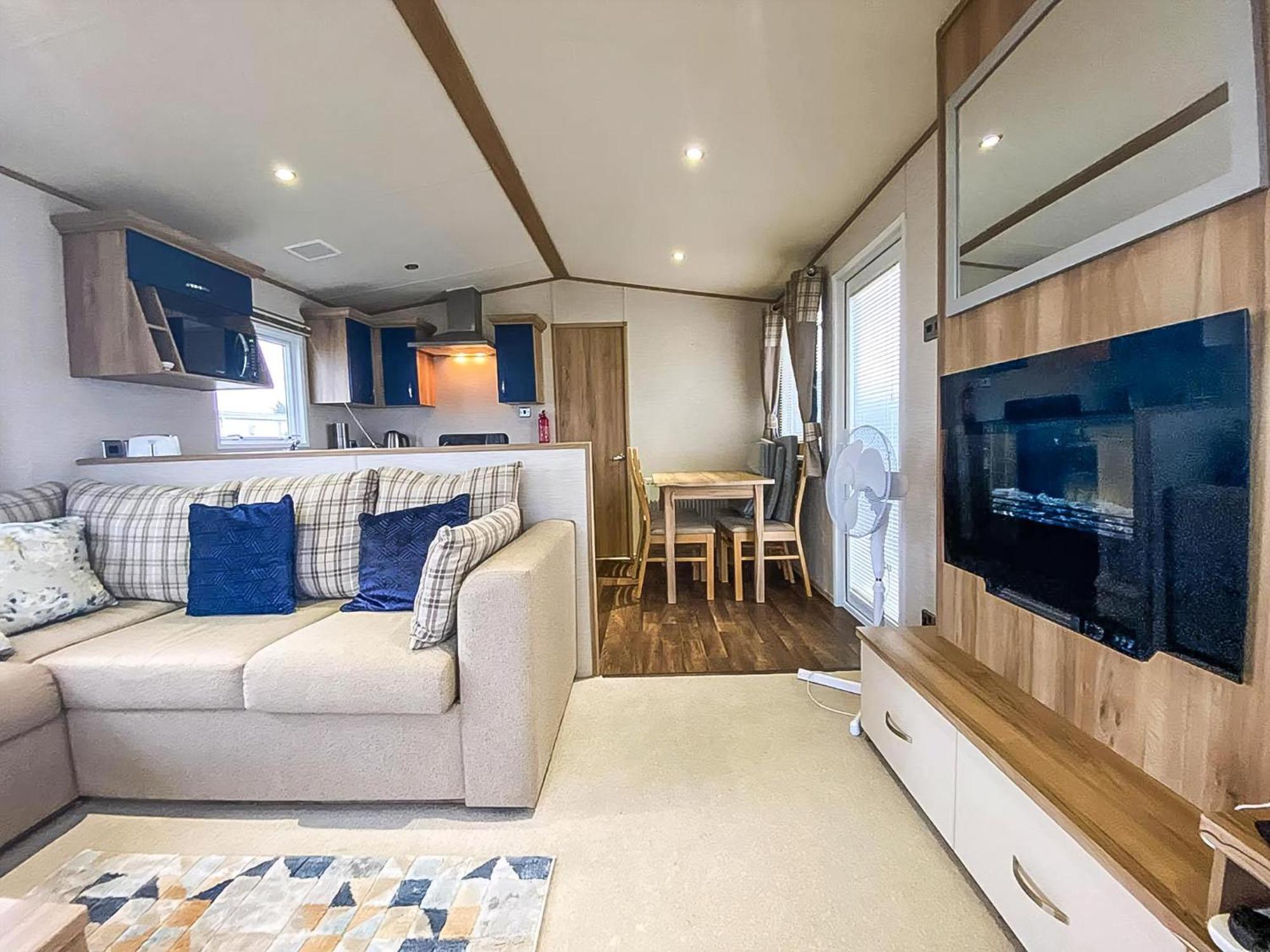 Lovely 6 Berth Caravan With Decking And Wifi In Kent, Ref 47017C Hotel Whitstable Kültér fotó