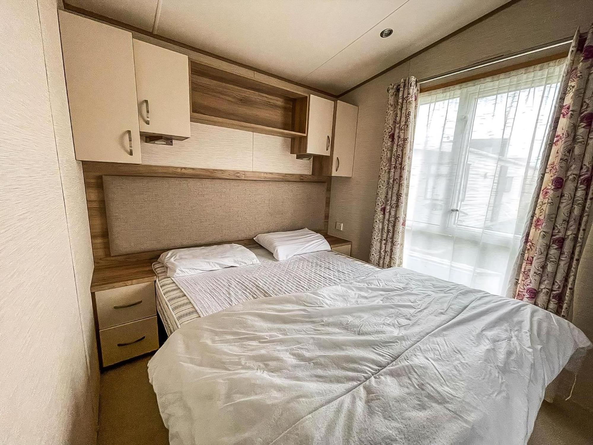 Lovely 6 Berth Caravan With Decking And Wifi In Kent, Ref 47017C Hotel Whitstable Kültér fotó